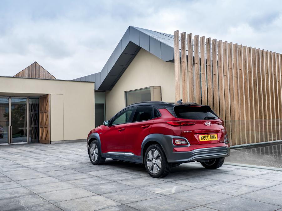  Hyundai Kona Electric (OS) 2018 года  (UK) (фото 23 из 40)